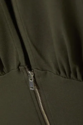 Top sin mangas ajustado con cremallera – Verde caqui
