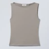 Top sin mangas con cuello barco Annie – Gris polvoriento Top sin mangas con cuello barco Annie – Gris polvoriento