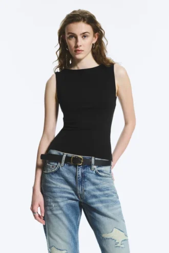 Top sin mangas con cuello barco Annie – Negro