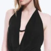 Top sin mangas con cuello en cascada – Negro