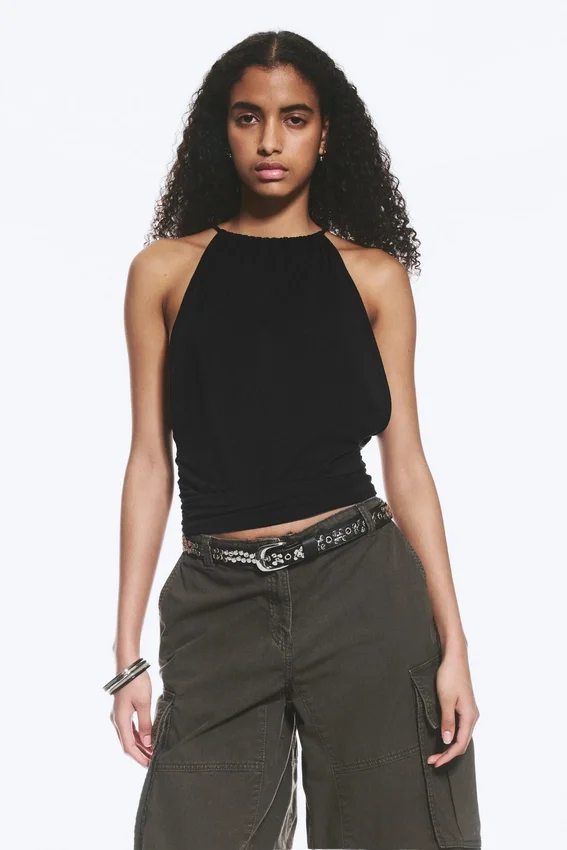 Top sin mangas con fruncido y cuello halter – Negro Top sin mangas con fruncido y cuello halter – Negro