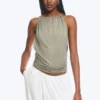 Top sin mangas con fruncido y cuello halter – Verde caqui apagado Top sin mangas con fruncido y cuello halter – Verde caqui apagado