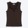 Top sin mangas de corte ajustado con cuello en V – Marrón oscuro Top sin mangas de corte ajustado con cuello en V – Marrón oscuro