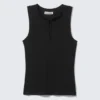 Top sin mangas de corte ajustado con cuello en V – Negro Top sin mangas de corte ajustado con cuello en V – Negro