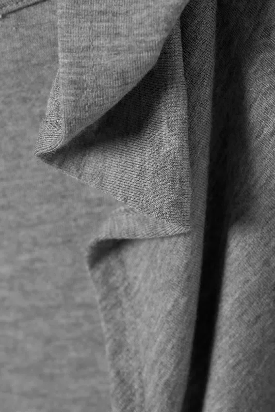 Top sin mangas de lyocell con capucha drapeada – Gris jaspeado Top sin mangas de lyocell con capucha drapeada – Gris jaspeado