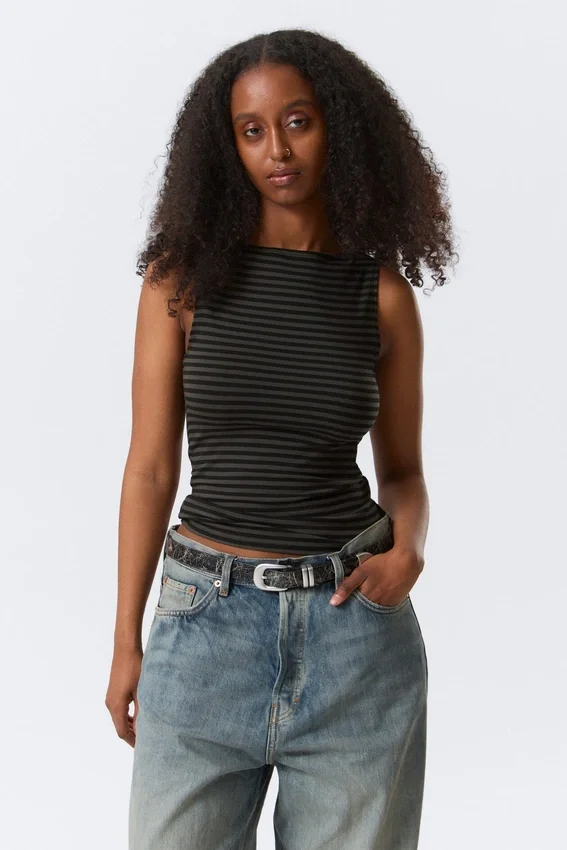 Top sin mangas de rayas con cuello barco Annie – Rayas negras y grises Top sin mangas de rayas con cuello barco Annie – Rayas negras y grises