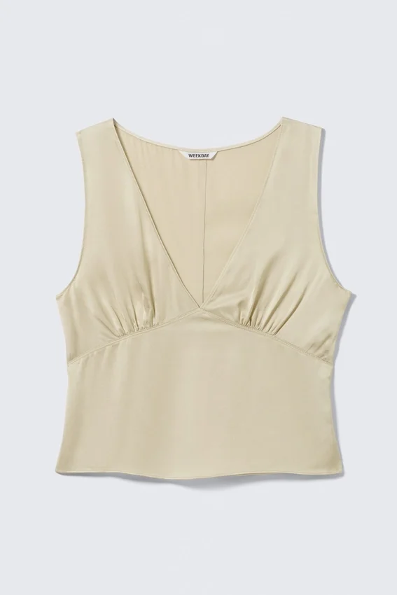 Top sin mangas de satén con cuello en V – Beige claro empolvado Top sin mangas de satén con cuello en V – Beige claro empolvado