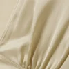 Top sin mangas de satén con cuello en V – Beige claro empolvado Top sin mangas de satén con cuello en V – Beige claro empolvado