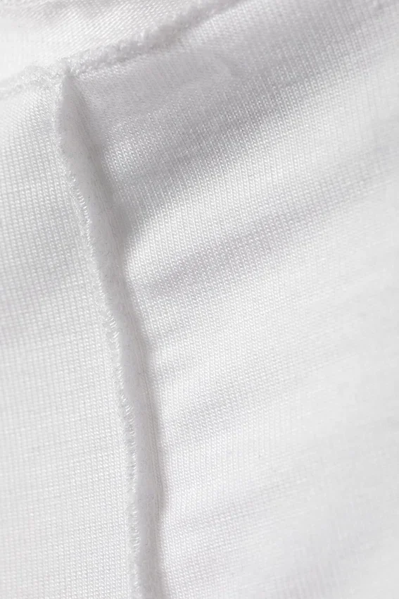 Top suave con cuello alto – Blanco Top suave con cuello alto – Blanco