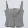 Top tipo chaleco con cuello cuadrado – Cuadros oscuros Top tipo chaleco con cuello cuadrado – Cuadros oscuros