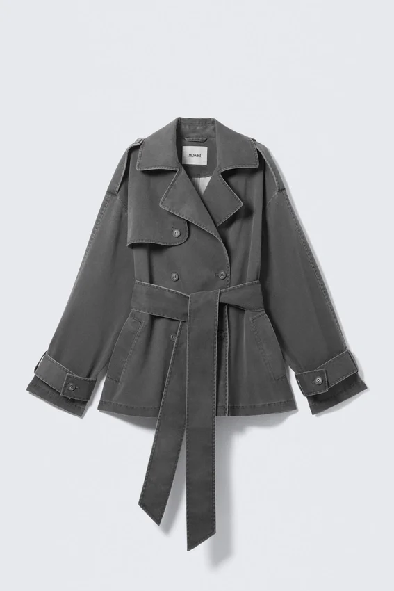 Trench corto de doble botonadura lavado – Gris oscuro Trench corto de doble botonadura lavado – Gris oscuro