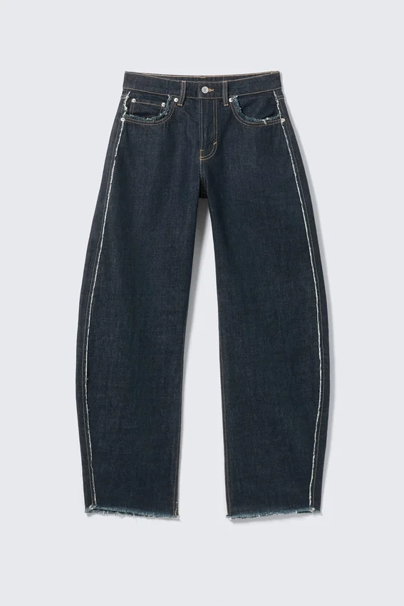 Vaqueros Abell de talle medio y corte Barrel – Blue Rinse – Azul oscuro Vaqueros Abell de talle medio y corte Barrel – Blue Rinse – Azul oscuro