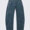 Vaqueros Abell de talle medio y corte recto – Gnarly Blue – Azul medio Vaqueros Abell de talle medio y corte recto – Gnarly Blue – Azul medio