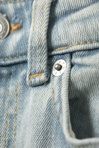 Vaqueros acampanados de talle alto Glow Curve – Azul nieve – Azul claro