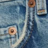 Vaqueros acampanados de talle bajo y corte regular Helix – Sky Worn – Azul medio