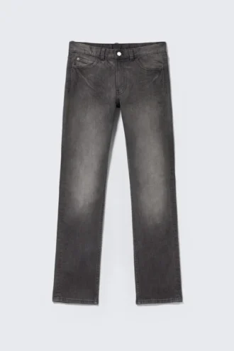 Vaqueros ajustados de cintura baja y corte cónico – Rubby Black | Cheap Monday GB
