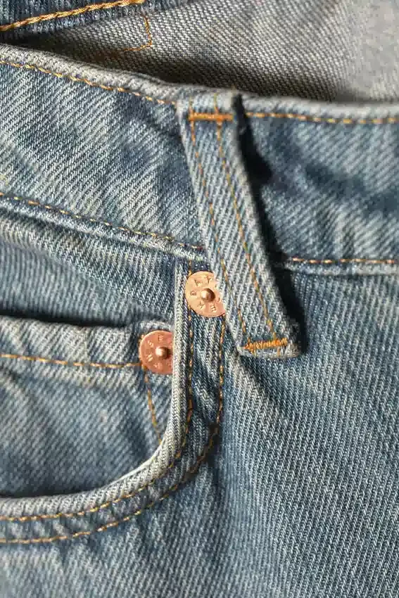 Vaqueros ajustados de talle bajo y corte acampanado – Azul Trove – Azul medio Vaqueros ajustados de talle bajo y corte acampanado – Azul Trove – Azul medio