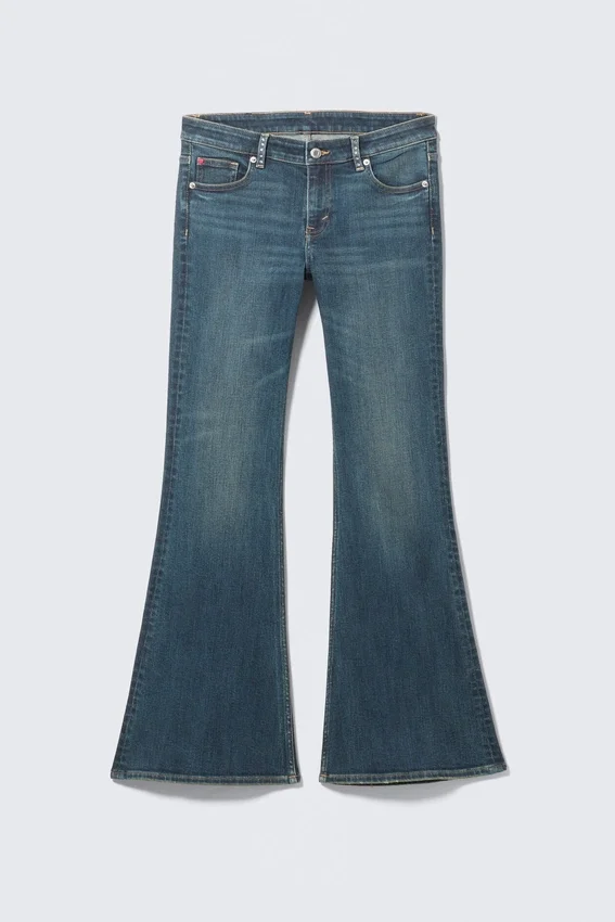 Vaqueros ajustados de talle bajo y pernera acampanada con adornos de Katsumi – Azul con adornos – Azul oscuro Vaqueros ajustados de talle bajo y pernera acampanada con adornos de Katsumi – Azul con adornos – Azul oscuro