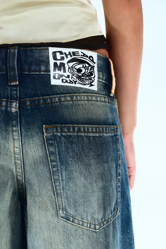 Vaqueros anchos holgados de cintura regular Poser – Azul cañón – Azul oscuro | Cheap Monday GB Vaqueros anchos holgados de cintura regular Poser – Azul cañón – Azul oscuro | Cheap Monday GB