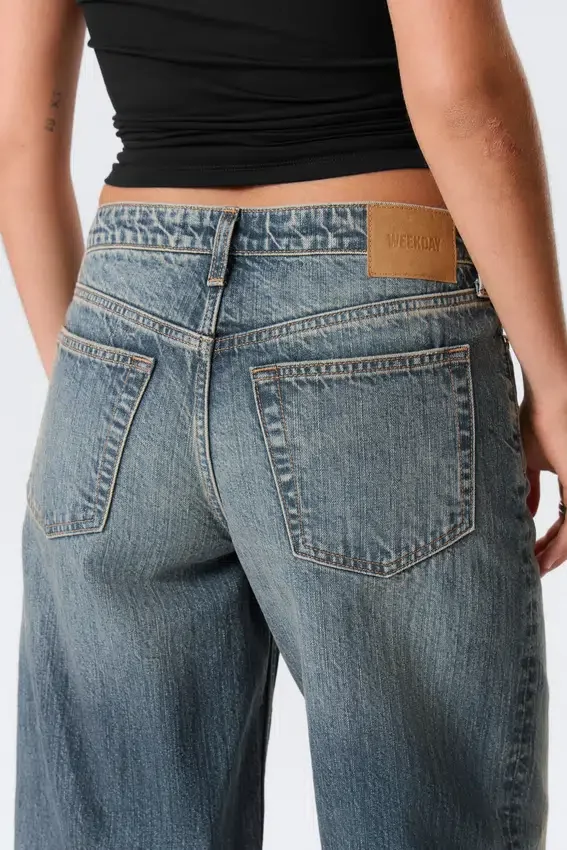 Vaqueros anchos holgados de talle bajo Ample – Azul Redondo – Azul medio Vaqueros anchos holgados de talle bajo Ample – Azul Redondo – Azul medio