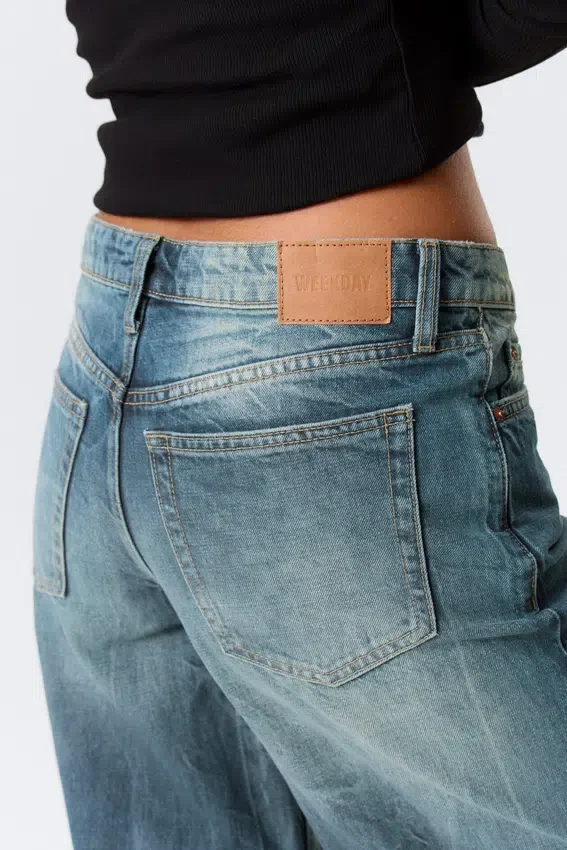 Vaqueros anchos holgados de talle bajo – Azul gasolina – Azul medio Vaqueros anchos holgados de talle bajo – Azul gasolina – Azul medio