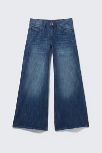 Vaqueros anchos y holgados de cintura regular Poser – Blue Web – Azul medio | Cheap Monday GB