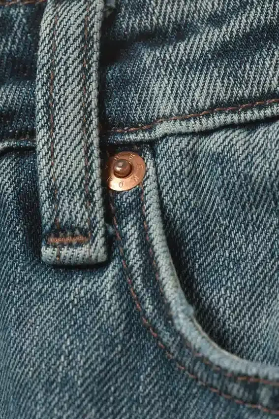 Vaqueros Arrow de talle bajo, corte recto y pierna recta – Segundo azul – Azul medio Vaqueros Arrow de talle bajo, corte recto y pierna recta – Segundo azul – Azul medio