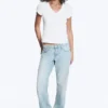 Vaqueros Arrow de talle bajo, corte recto y regular – Aeon Blue – Azul claro