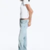 Vaqueros Arrow de talle bajo, corte recto y regular – Aeon Blue – Azul claro
