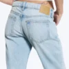 Vaqueros Arrow de talle bajo, corte recto y regular – Aeon Blue – Azul claro