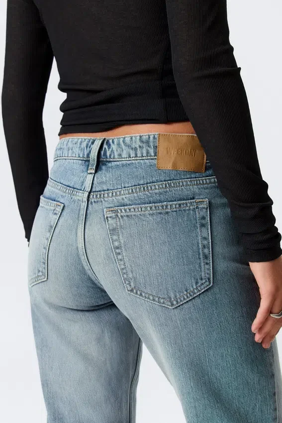 Vaqueros Arrow de talle bajo, corte recto y regular – Azul descolorido – Azul medio Vaqueros Arrow de talle bajo, corte recto y regular – Azul descolorido – Azul medio