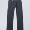 Vaqueros Arrow de talle bajo, corte recto y regular – Blue Rinse – Azul oscuro Vaqueros Arrow de talle bajo, corte recto y regular – Blue Rinse – Azul oscuro