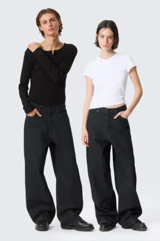 Vaqueros Astro Loose Baggy de talle medio, corte holgado y pierna ancha con acabado recubierto – Recubrimiento índigo Vaqueros Astro Loose Baggy de talle medio, corte holgado y pierna ancha con acabado recubierto – Recubrimiento índigo