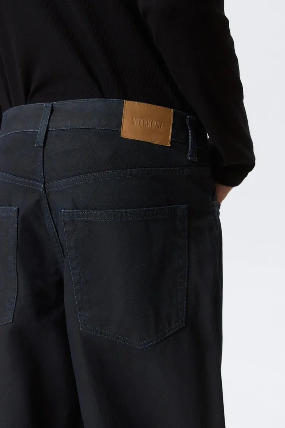 Vaqueros Astro Loose Baggy de talle medio, corte holgado y pierna ancha con acabado recubierto – Recubrimiento índigo Vaqueros Astro Loose Baggy de talle medio, corte holgado y pierna ancha con acabado recubierto – Recubrimiento índigo