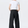 Vaqueros Astro Loose Baggy de talle medio, corte holgado y pierna ancha con acabado recubierto – Recubrimiento índigo Vaqueros Astro Loose Baggy de talle medio, corte holgado y pierna ancha con acabado recubierto – Recubrimiento índigo