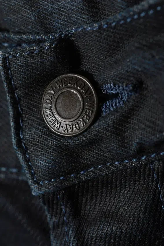 Vaqueros Astro Loose Baggy de talle medio, corte holgado y pierna ancha con acabado recubierto – Recubrimiento índigo Vaqueros Astro Loose Baggy de talle medio, corte holgado y pierna ancha con acabado recubierto – Recubrimiento índigo