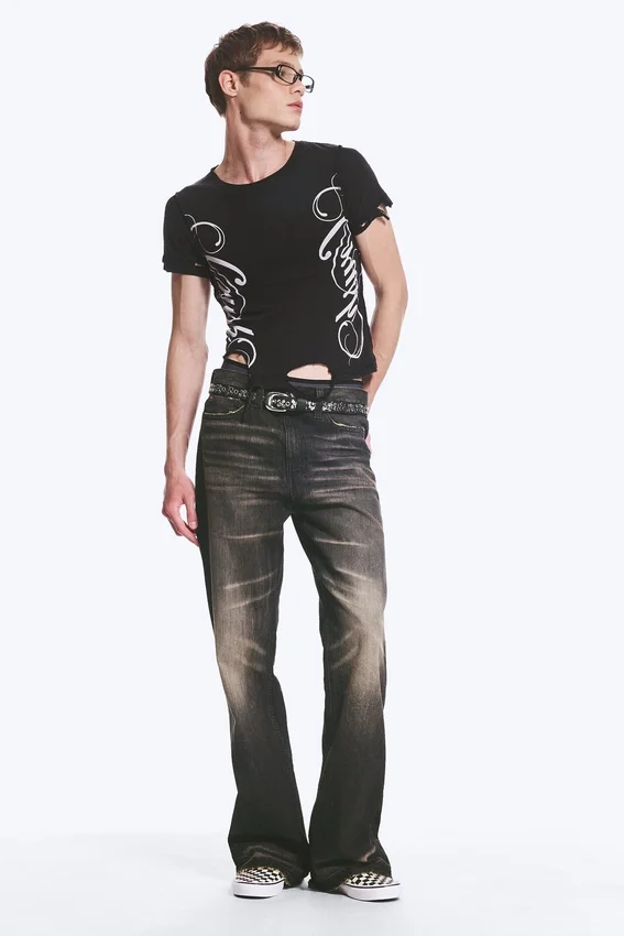 Vaqueros Boo Bootleg de talle bajo y corte acampanado regular – Negro vintage – Negro oscuro | Cheap Monday Gb Vaqueros Boo Bootleg de talle bajo y corte acampanado regular – Negro vintage – Negro oscuro | Cheap Monday Gb