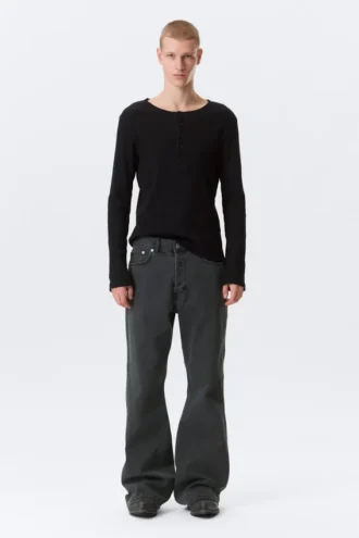 Vaqueros bootcut holgados con efecto elástico – Elegie Black – Negro