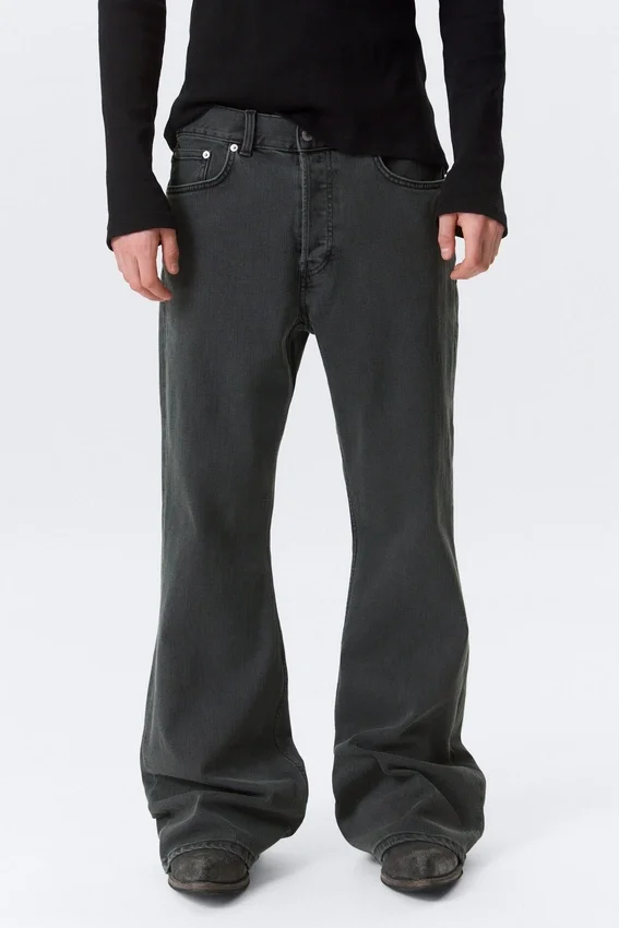 Vaqueros bootcut holgados con efecto elástico – Elegie Black – Negro Vaqueros bootcut holgados con efecto elástico – Elegie Black – Negro