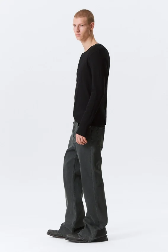 Vaqueros bootcut holgados con efecto elástico – Elegie Black – Negro Vaqueros bootcut holgados con efecto elástico – Elegie Black – Negro