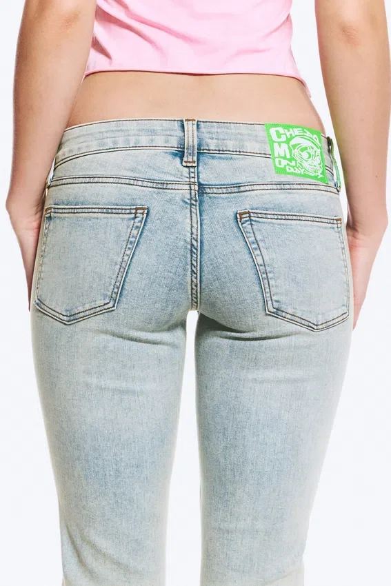 Vaqueros Booty Bei de talle bajo, ajustados y acampanados – Azul claro | Cheap Monday Gb Vaqueros Booty Bei de talle bajo, ajustados y acampanados – Azul claro | Cheap Monday Gb