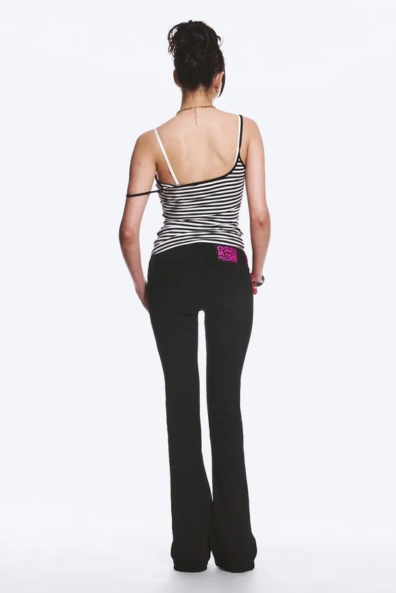 Vaqueros Booty Bei de talle bajo, ajustados y acampanados – Lavado Top Rinse | Cheap Monday Gb Vaqueros Booty Bei de talle bajo, ajustados y acampanados – Lavado Top Rinse | Cheap Monday Gb
