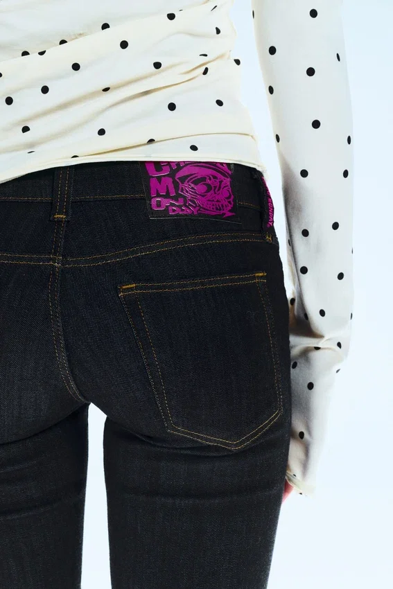 Vaqueros Booty Bei de talle bajo, corte ajustado y acampanado – Blue Rinse – Azul oscuro | Cheap Monday Gb Vaqueros Booty Bei de talle bajo, corte ajustado y acampanado – Blue Rinse – Azul oscuro | Cheap Monday Gb