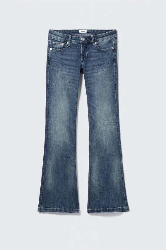 Vaqueros de talle bajo y corte acampanado – Azul Medusa – Azul oscuro Vaqueros de talle bajo y corte acampanado – Azul Medusa – Azul oscuro