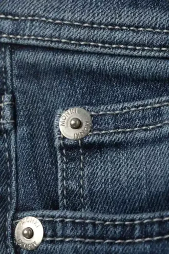 Vaqueros de talle bajo y corte acampanado – Azul Medusa – Azul oscuro