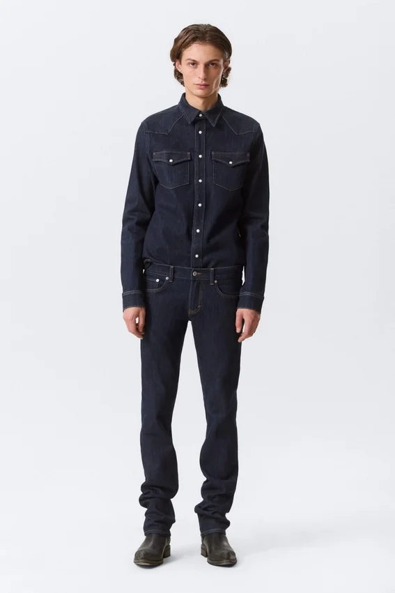 Vaqueros de talle bajo y corte ajustado – Blue Rinse – Azul oscuro Vaqueros de talle bajo y corte ajustado – Blue Rinse – Azul oscuro