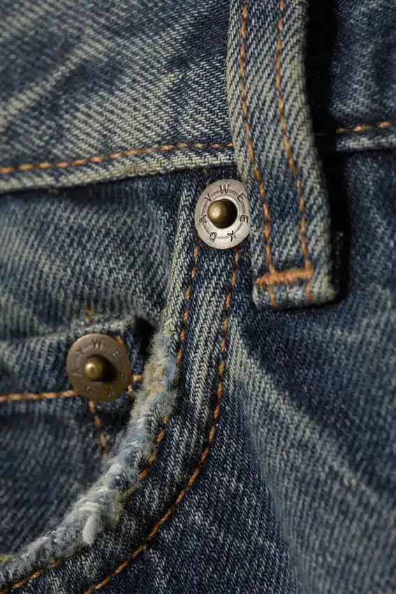 Vaqueros Dynasty de talle bajo, holgados y de pierna ancha – Azul Tucson – Azul medio Vaqueros Dynasty de talle bajo, holgados y de pierna ancha – Azul Tucson – Azul medio