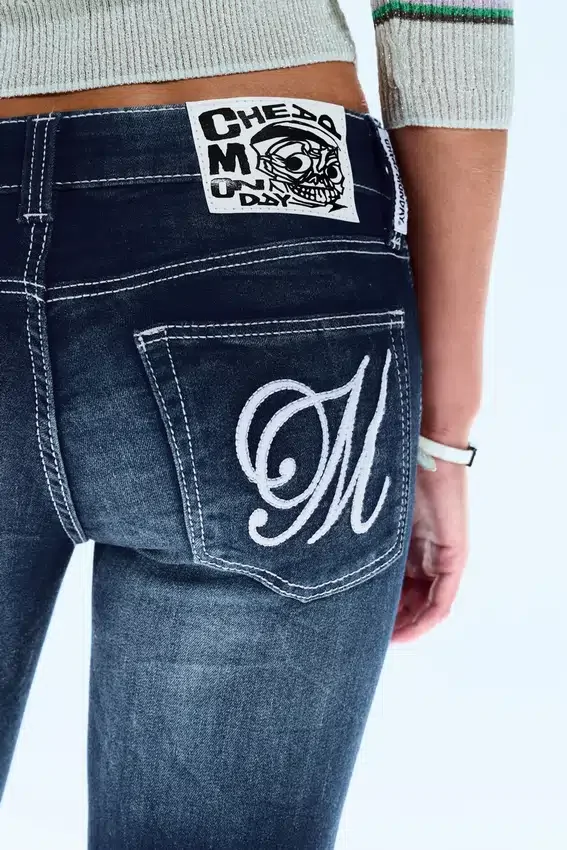 Vaqueros Fancy Booty Bei de talle bajo, corte ajustado y acampanado – Azul mármol – Azul oscuro | Cheap Monday Gb Vaqueros Fancy Booty Bei de talle bajo, corte ajustado y acampanado – Azul mármol – Azul oscuro | Cheap Monday Gb