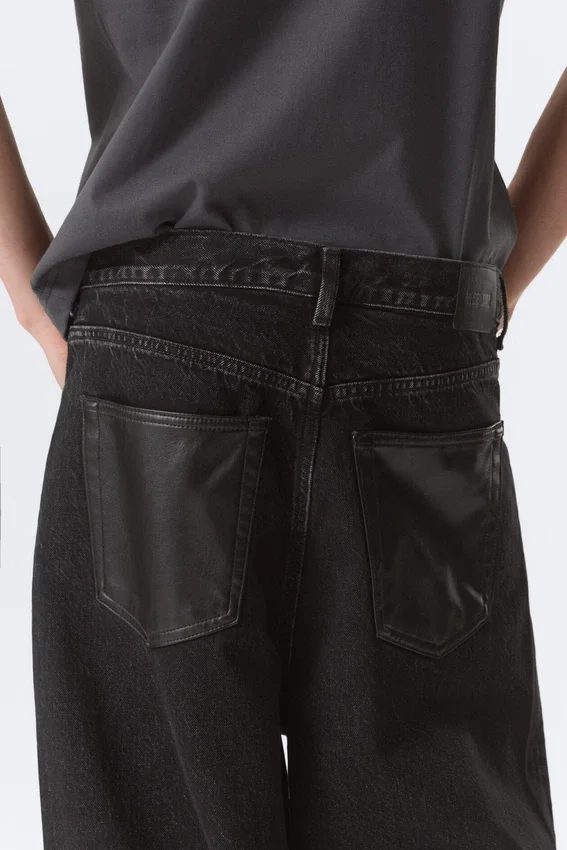 Vaqueros holgados de cintura media con bolsillos de imitación de cuero Astro – Lavado negro – Negro Vaqueros holgados de cintura media con bolsillos de imitación de cuero Astro – Lavado negro – Negro