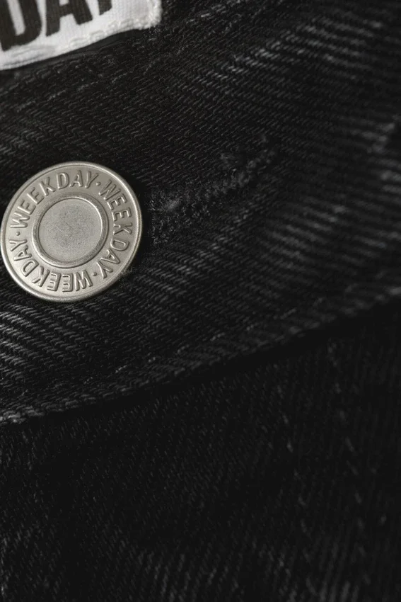 Vaqueros holgados de cintura media con bolsillos de imitación de cuero Astro – Lavado negro – Negro Vaqueros holgados de cintura media con bolsillos de imitación de cuero Astro – Lavado negro – Negro